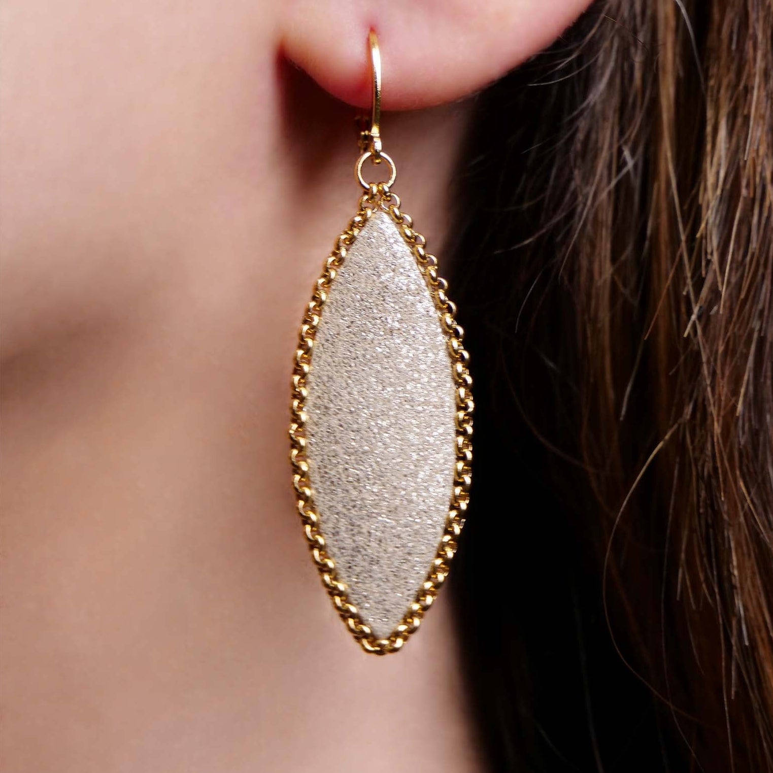 boucles d'oreilles forme épi cuir champagne pailleté argent