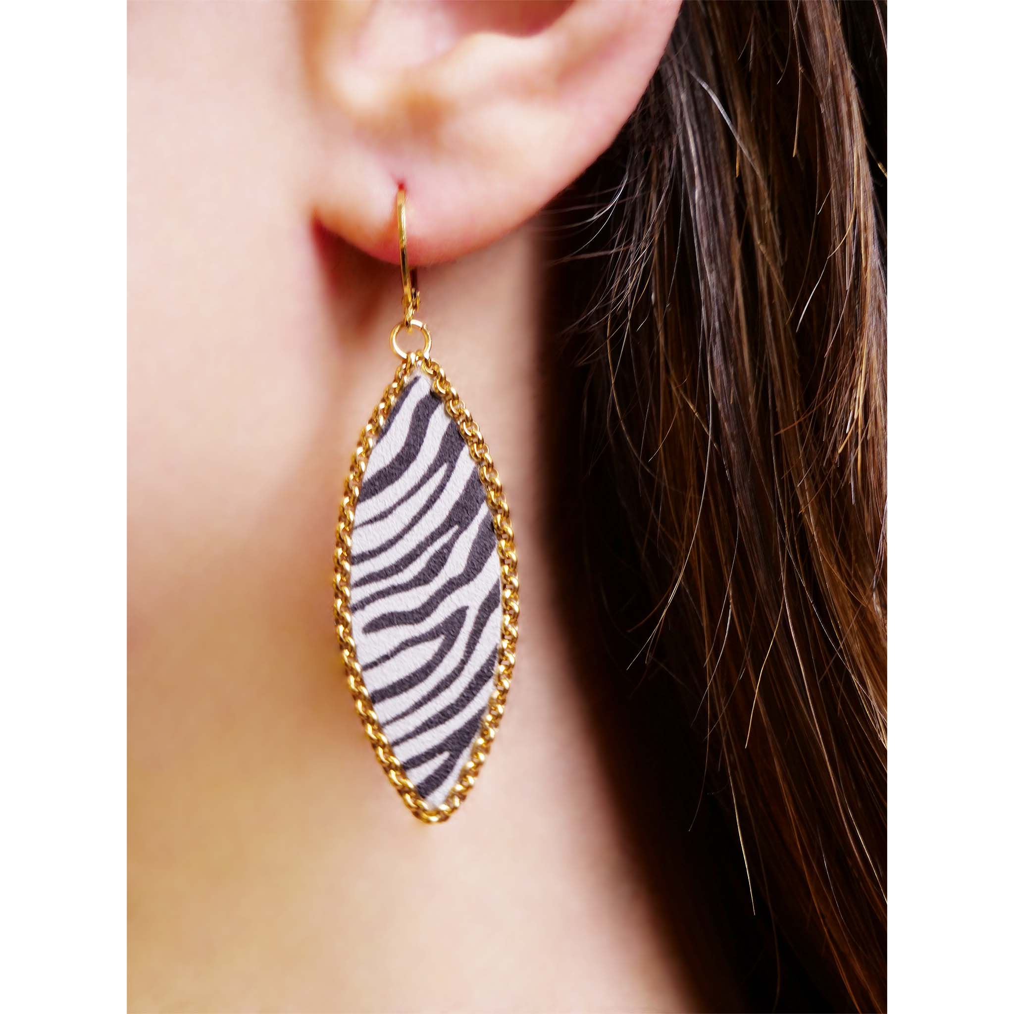 boucles d'oreilles doré or fin forme épi cuir zébré noir