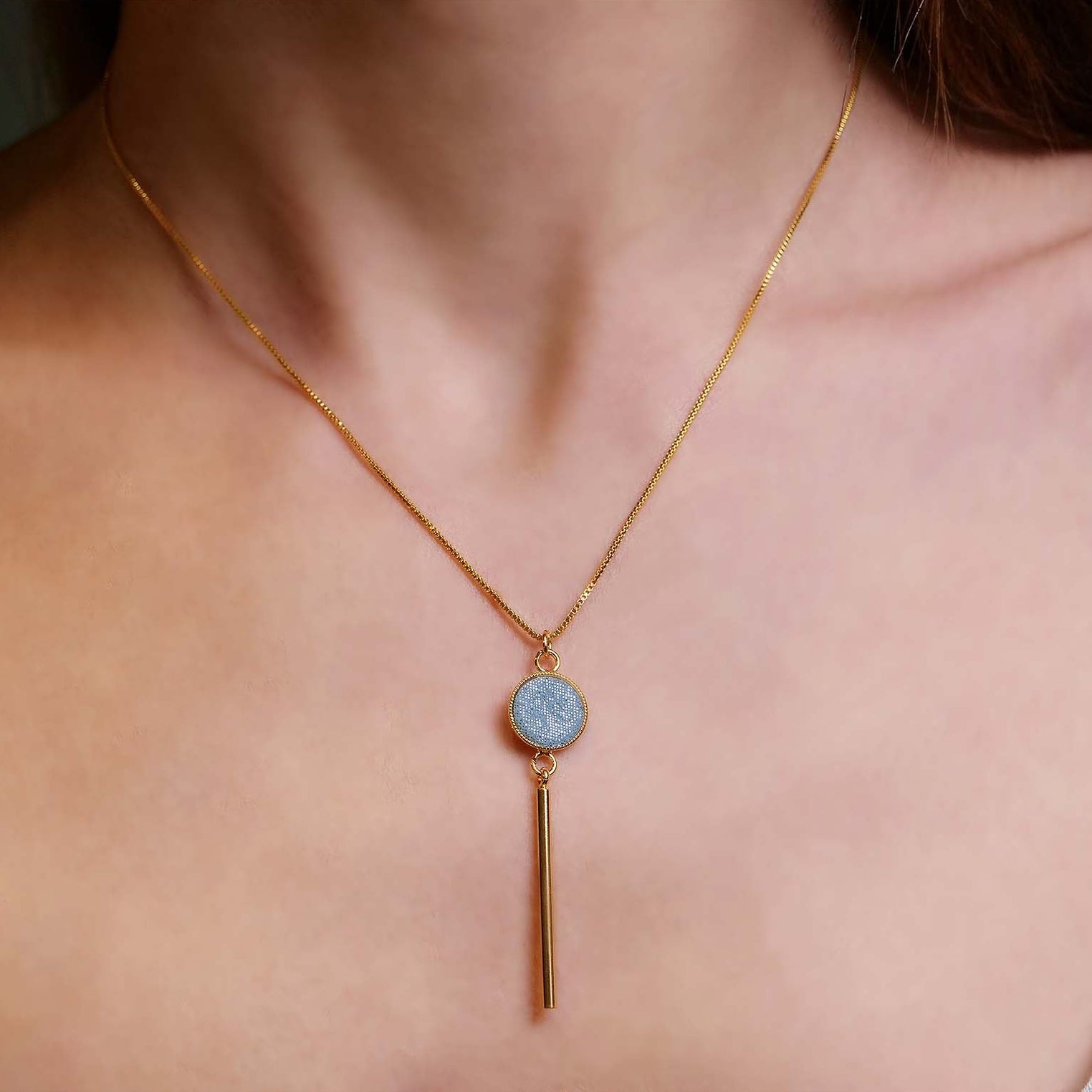 collier fin doré cuir chaîne maille carrée ajustable topaze pailleté