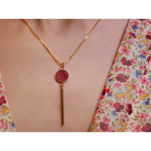 Charger l&#39;image dans la galerie, collier fin doré cuir chaîne maille carrée ajustable rubis métallisé
