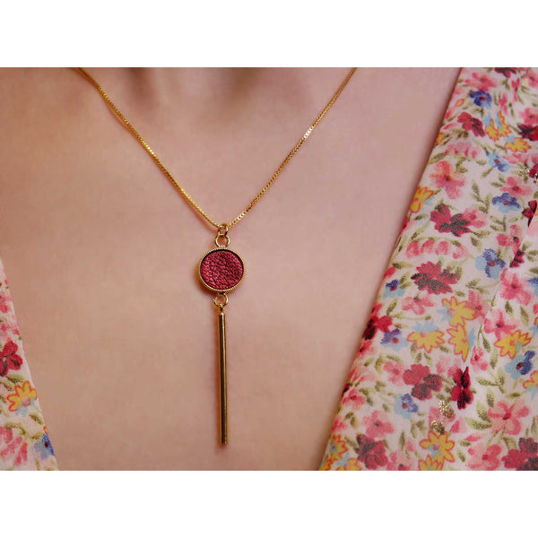 collier fin doré cuir chaîne maille carrée ajustable rubis métallisé