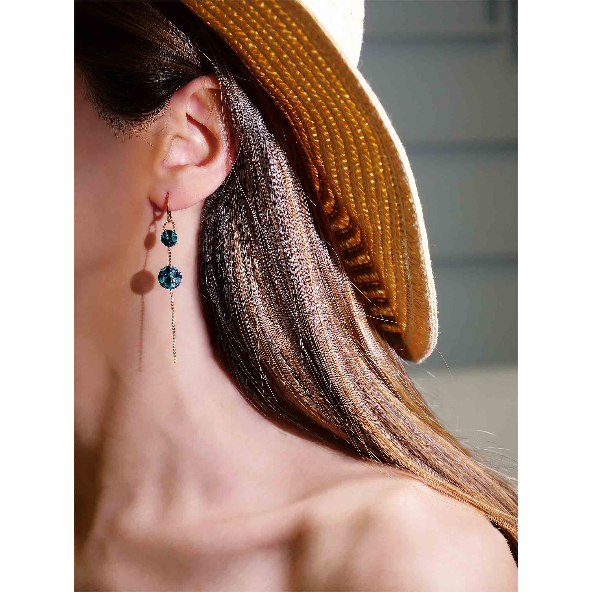 boucles d'oreilles fines dorées l'or fin cuirs marin saumon vert