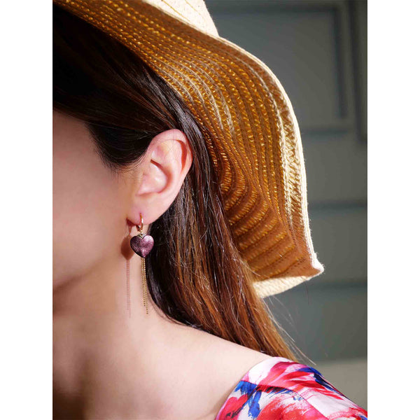 fines boucles d'oreilles dorées cœur cuir grenat métallisé