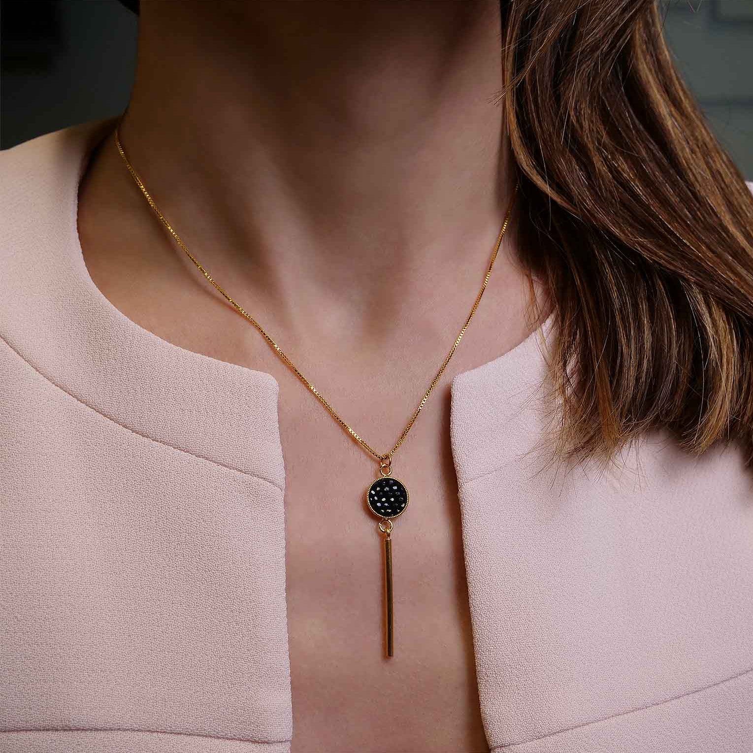 collier fin doré cuir chaîne maille carrée ajustable noir grainé