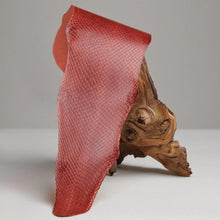 Charger l&#39;image dans la galerie, Peau de cuir marin Ictyos, cuir de poisson saumon rouge cardinal
