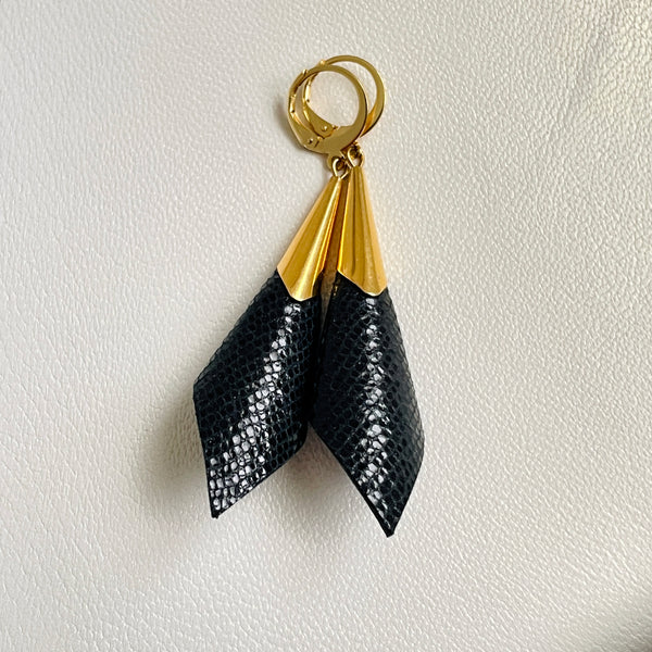 boucles d'oreilles laiton acier dorées colorées cônes cuirs noir